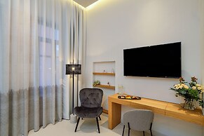 Neorion Living_old Harbour