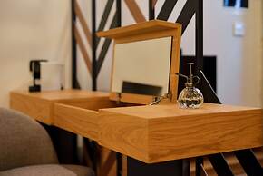 Neorion Living_old Harbour