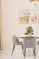The White Marble Luxury City Apt