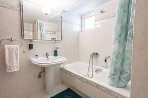 The White Marble Luxury City Apt