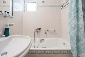 The White Marble Luxury City Apt