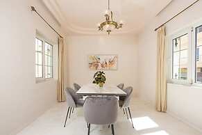 The White Marble Luxury City Apt