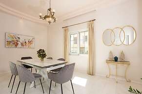 The White Marble Luxury City Apt