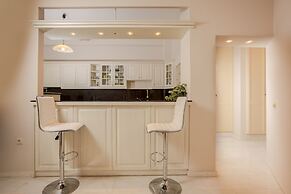 The White Marble Luxury City Apt