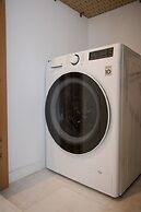 The White Marble Luxury City Apt