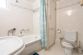 The White Marble Luxury City Apt