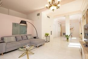 The White Marble Luxury City Apt