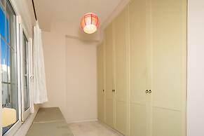 The White Marble Luxury City Apt