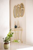 The White Marble Luxury City Apt