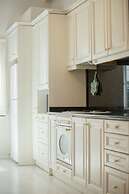 The White Marble Luxury City Apt