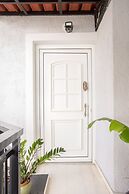 The White Marble Luxury City Apt