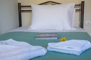 Casa Anthea 3 Bedroom Apartment With Garden