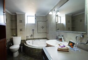 Casa Anthea 3 Bedroom Apartment With Garden