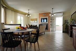 Casa Anthea 3 Bedroom Apartment With Garden