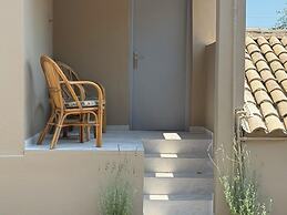 Olga's Sea View Studios -500m from Ipsos