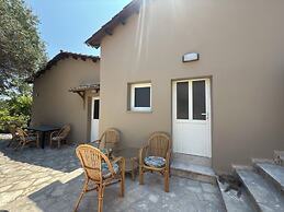 Olga's Sea View Studios -500m from Ipsos