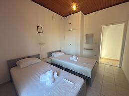 Olga's Sea View Studios -500m from Ipsos