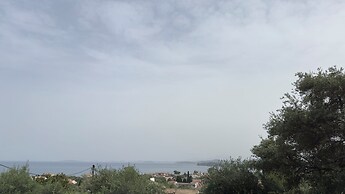 Olga's Sea View Studios -500m from Ipsos