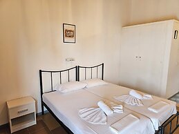 Olga's Sea View Studios -500m from Ipsos