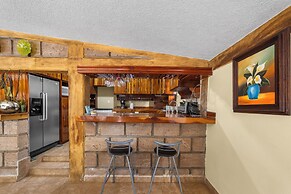 Family Chalet in Villa Vicente 4 BR