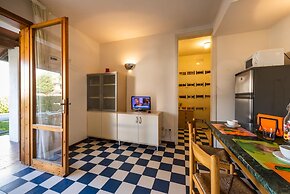 Townhouse With Pool, Garden and Close to Beach