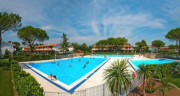 Townhouse With Pool, Garden and Close to Beach