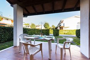 Townhouse With Pool, Garden and Close to Beach