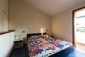 Charming Townhouse With Pool and Garden