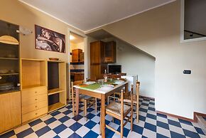 Charming Townhouse With Pool and Garden