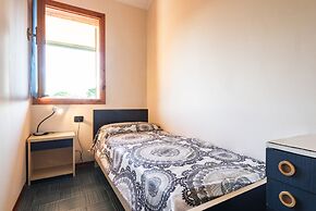 Charming Townhouse With Pool and Garden