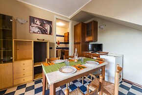 Charming Townhouse With Pool and Garden