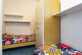 Cozy Townhouse With Pool and Garden