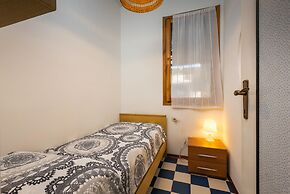 Cozy Townhouse With Pool and Garden