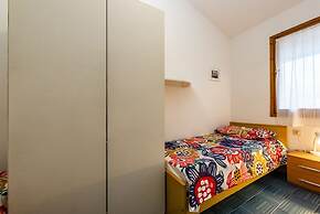 Cozy Townhouse With Pool and Garden