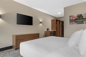 Best Western Plus Neepawa Hotel