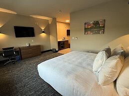Best Western Plus Neepawa Hotel