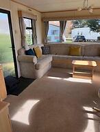 3-bed Seaside Holiday Home -pet Friendly & Parking