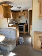 3-bed Seaside Holiday Home -pet Friendly & Parking