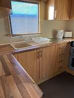 3-bed Seaside Holiday Home -pet Friendly & Parking