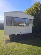 3-bed Seaside Holiday Home -pet Friendly & Parking