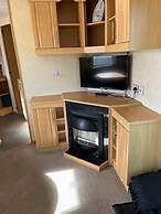 3-bed Seaside Holiday Home -pet Friendly & Parking