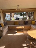 3-bed Seaside Holiday Home -pet Friendly & Parking