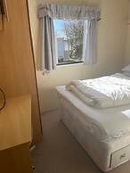 3-bed Seaside Holiday Home -pet Friendly & Parking