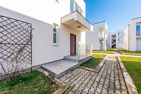 Coastal Haven Talea in Tale