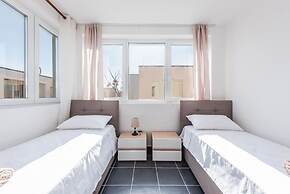 Coastal Haven Talea in Tale