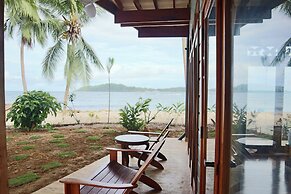 Bocas Beachfront Lodge