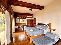 Bocas Beachfront Lodge