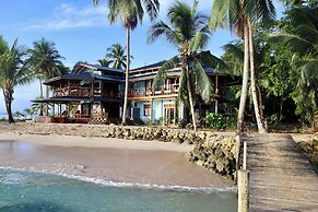 Bocas Beachfront Lodge