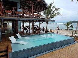 Bocas Beachfront Lodge