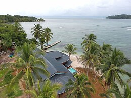 Bocas Beachfront Lodge